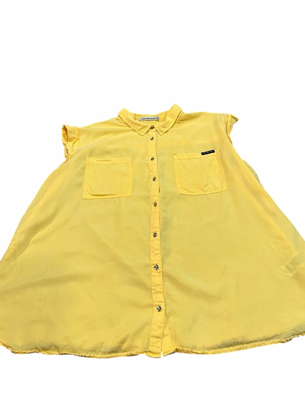 CALVIN KLEIN yellow button down top